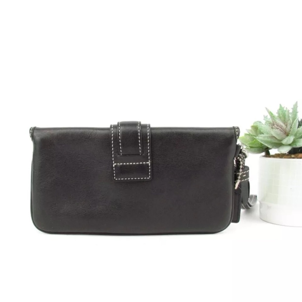 Coach Buckle Black Leather Wristlet - Picture 2 of 6
